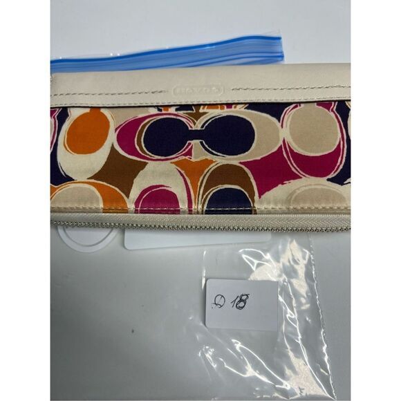 Rare Coach Ashley hand drawn scarf print wallet - Picture 15 of 15